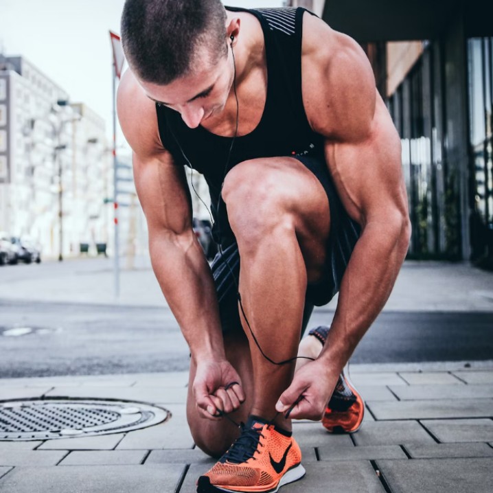 Athletic_Man_Tying_Shoe