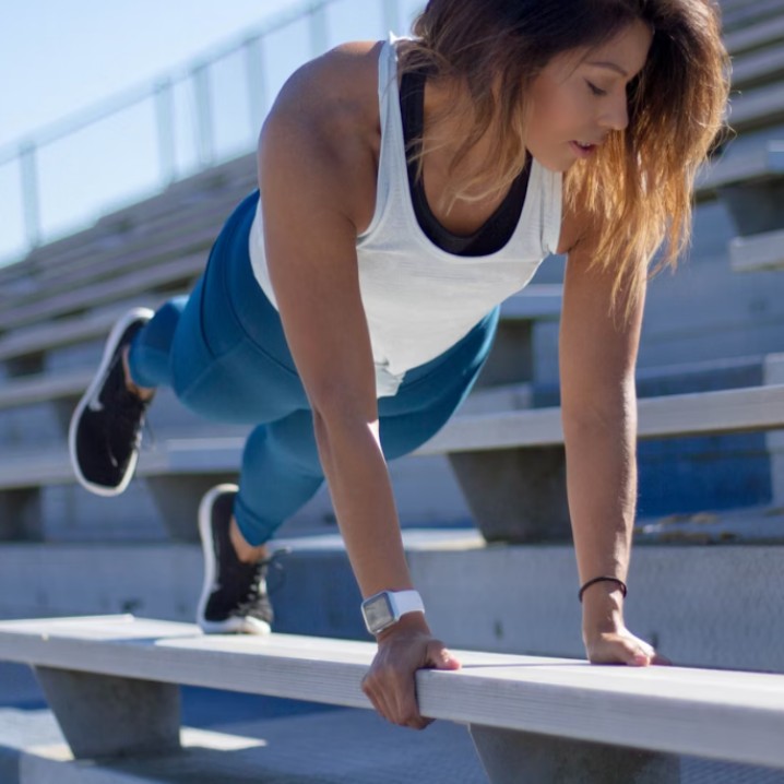 Athletic_Woman_Balancing